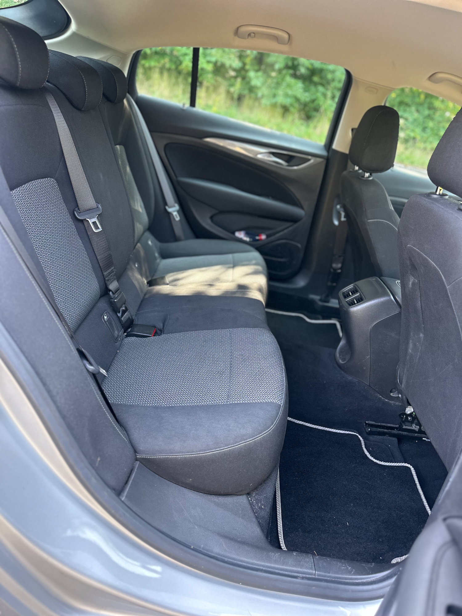 2017 Vauxhall Insignia — image 7