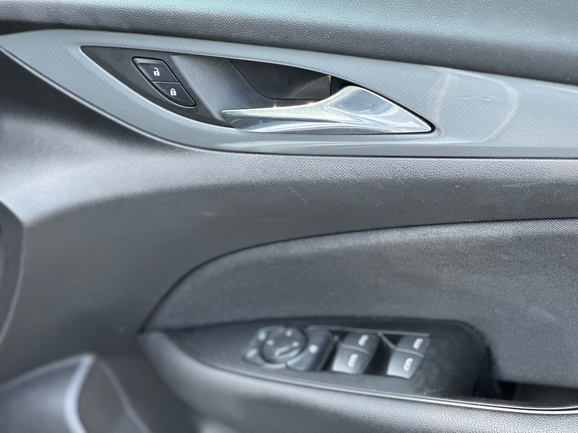2017 Vauxhall Insignia — image 6