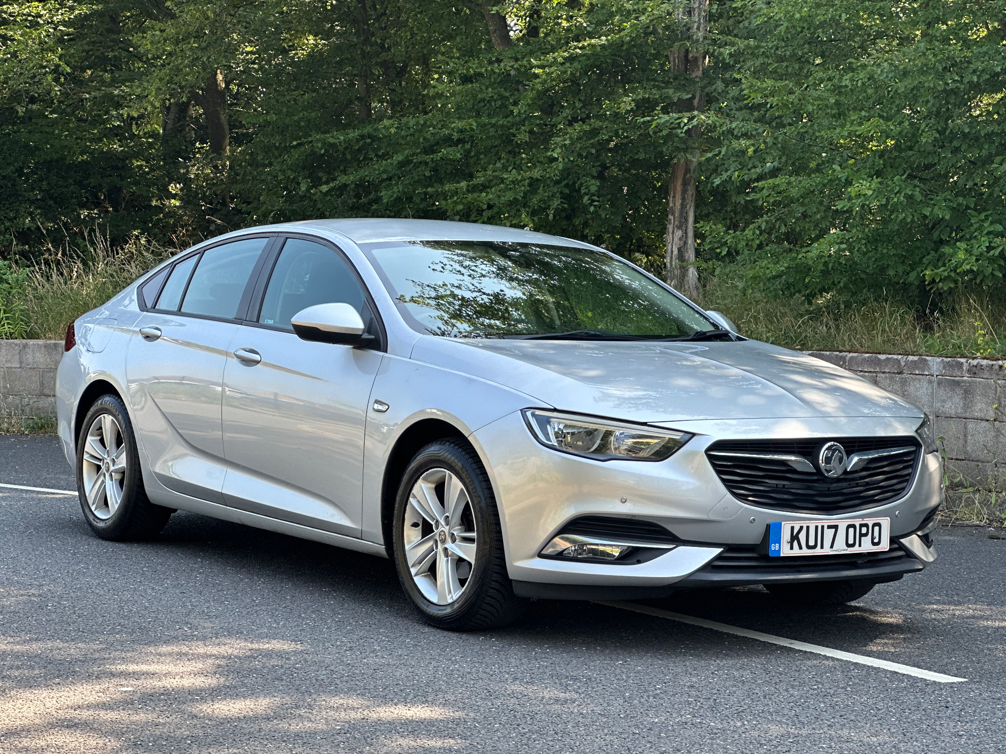 2017 Vauxhall Insignia — image 1