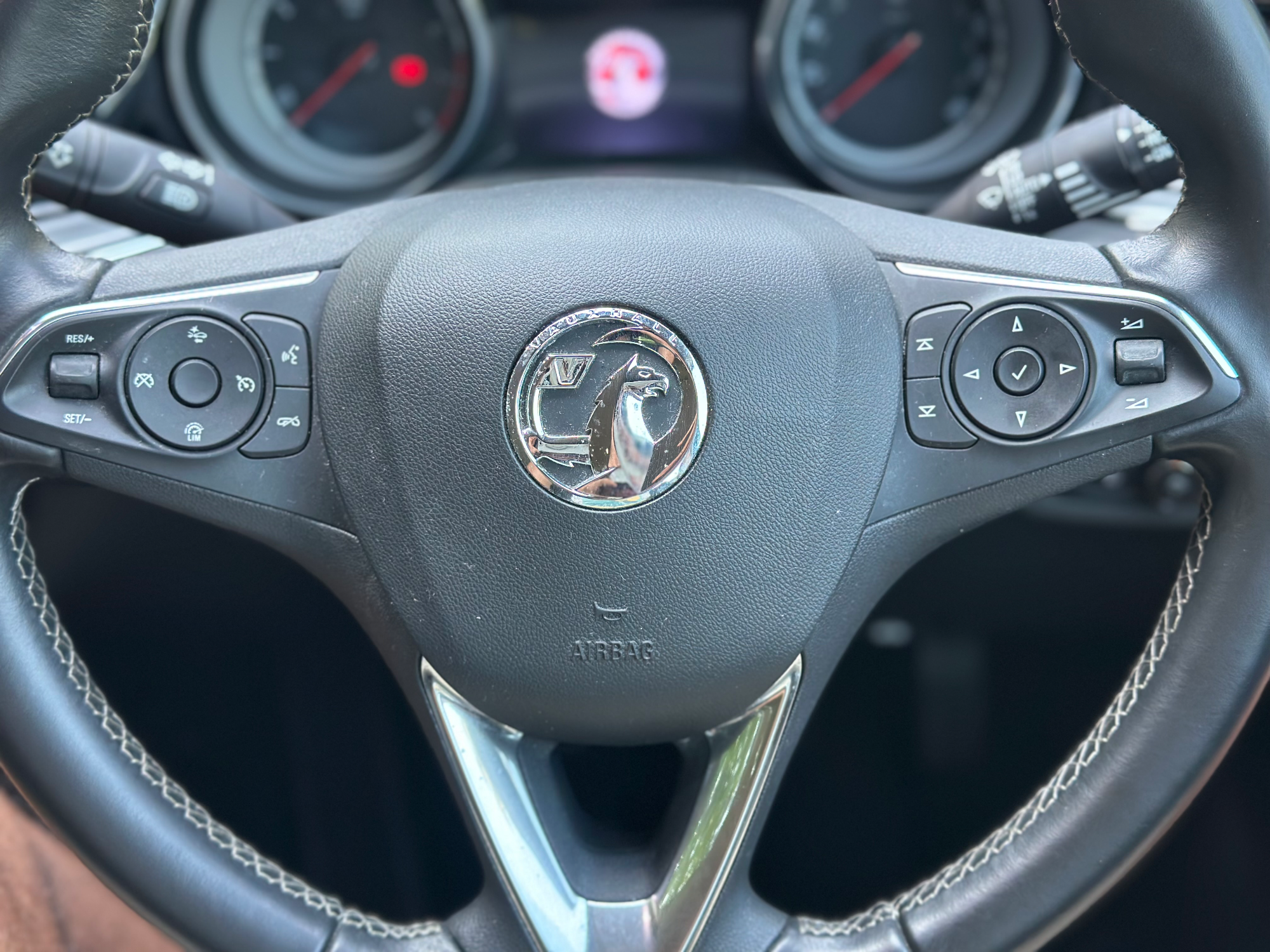 2017 Vauxhall Insignia — image 15