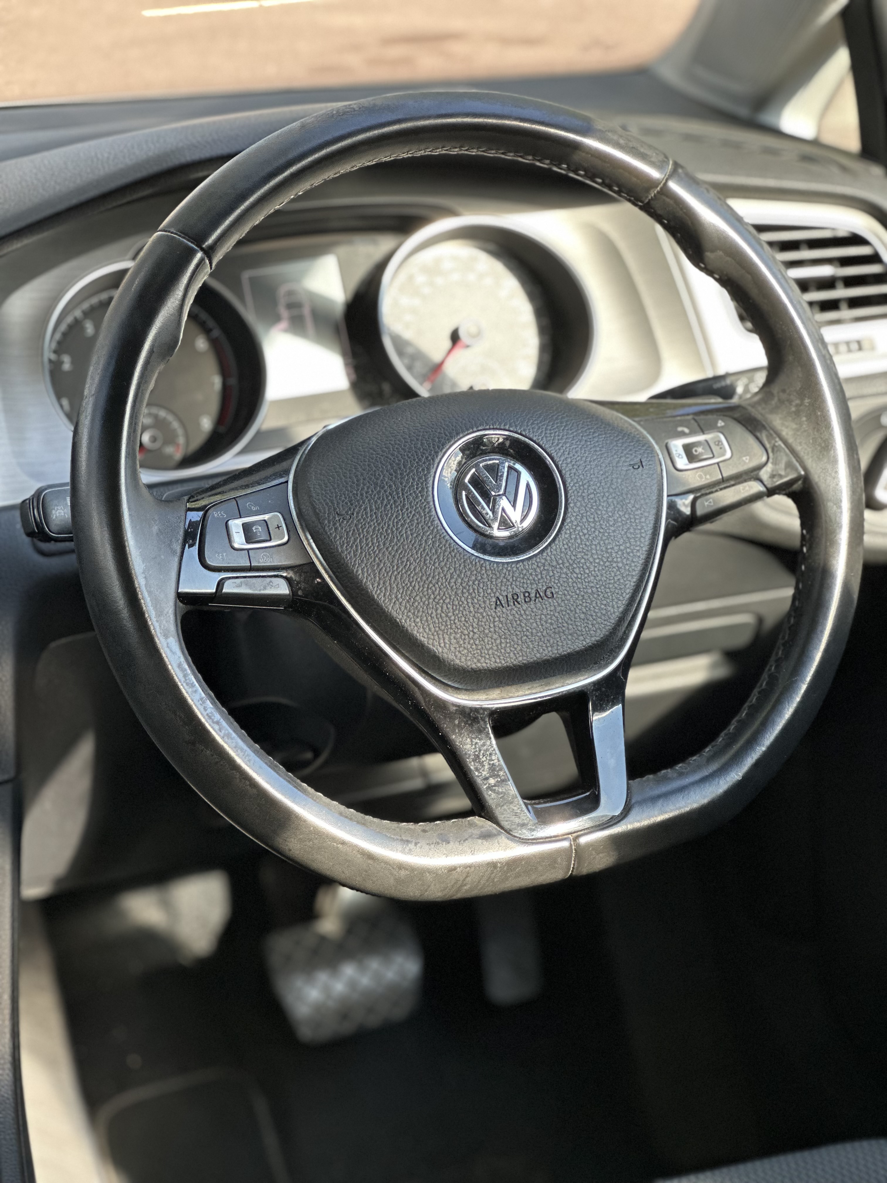 2014 Volkswagen Golf — image 14
