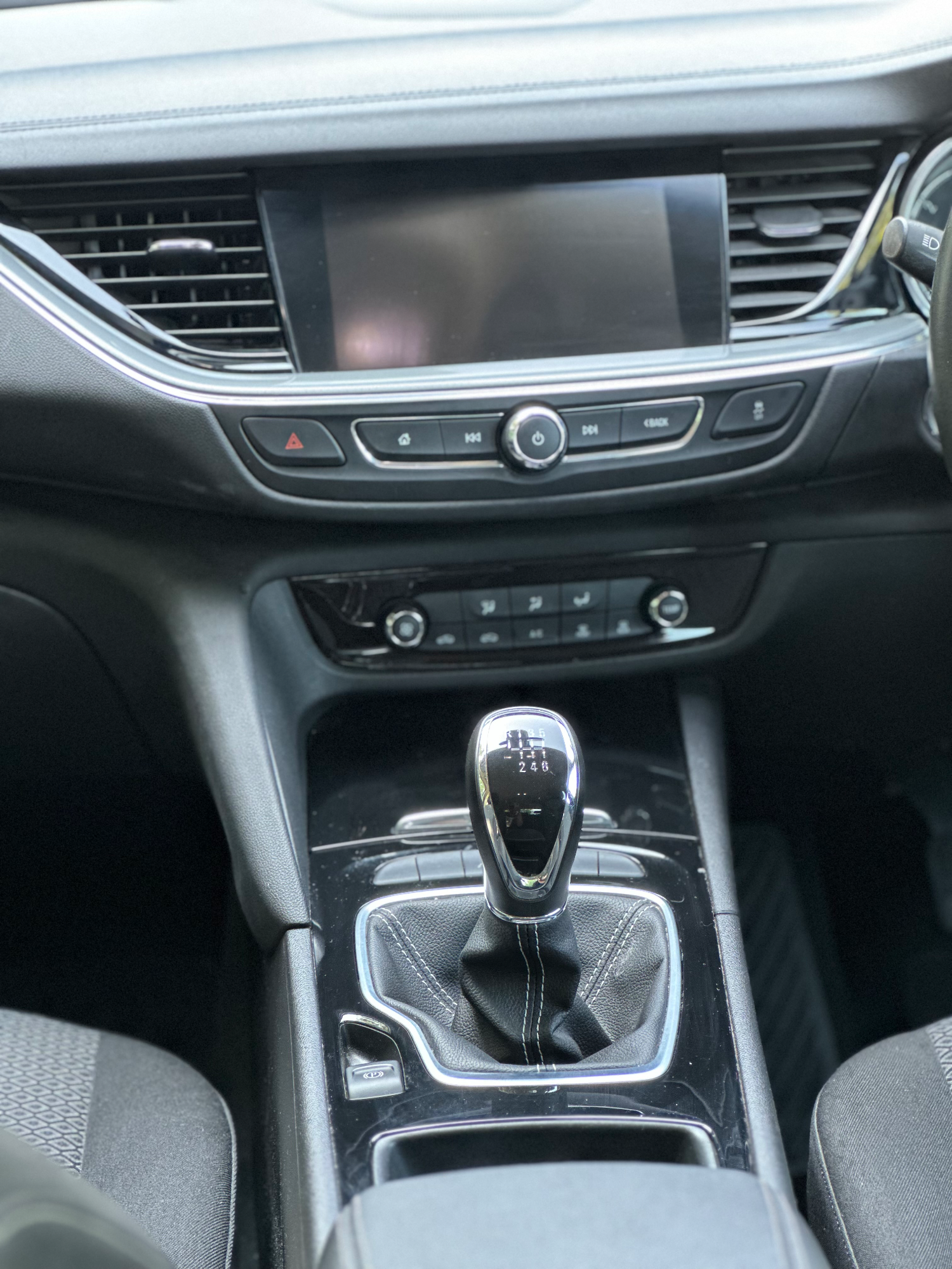 2017 Vauxhall Insignia — image 11