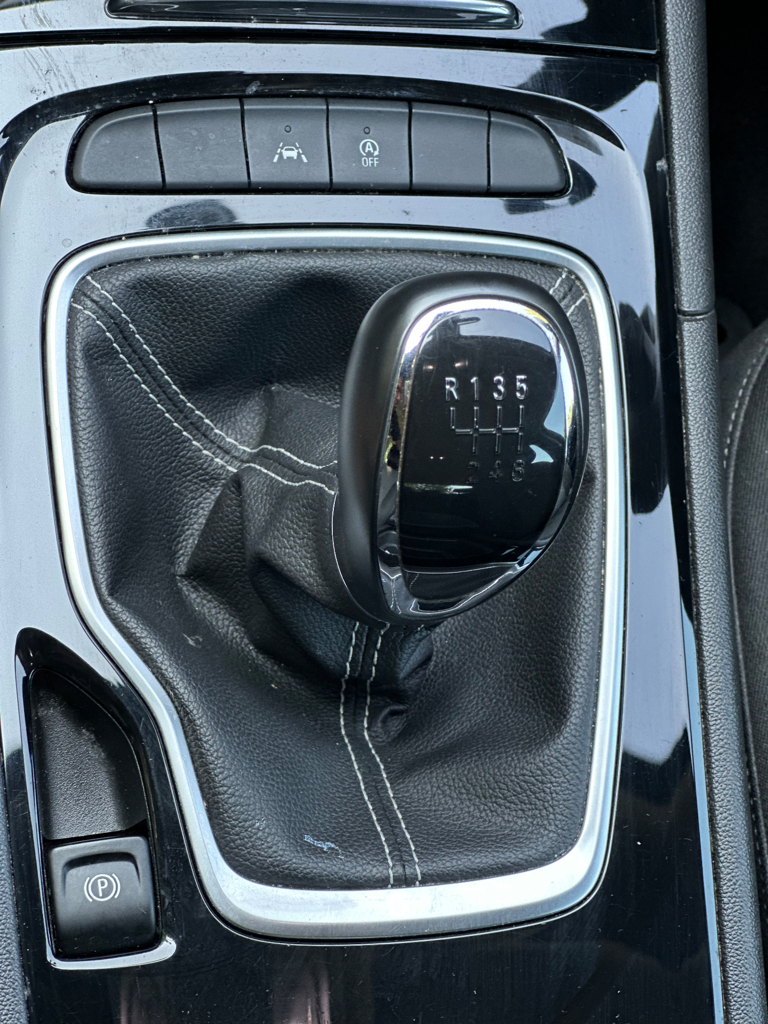 2017 Vauxhall Insignia — image 13