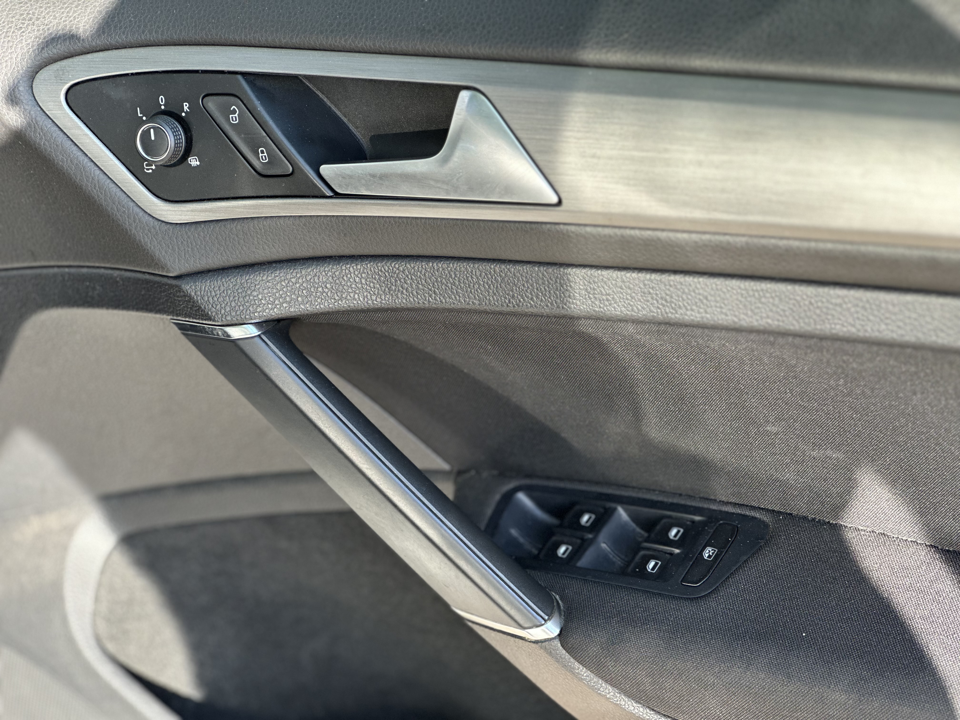 2014 Volkswagen Golf — image 8